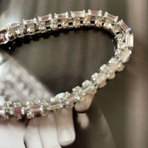 - New - BR silver tone bracelet - Picture 1 of 3